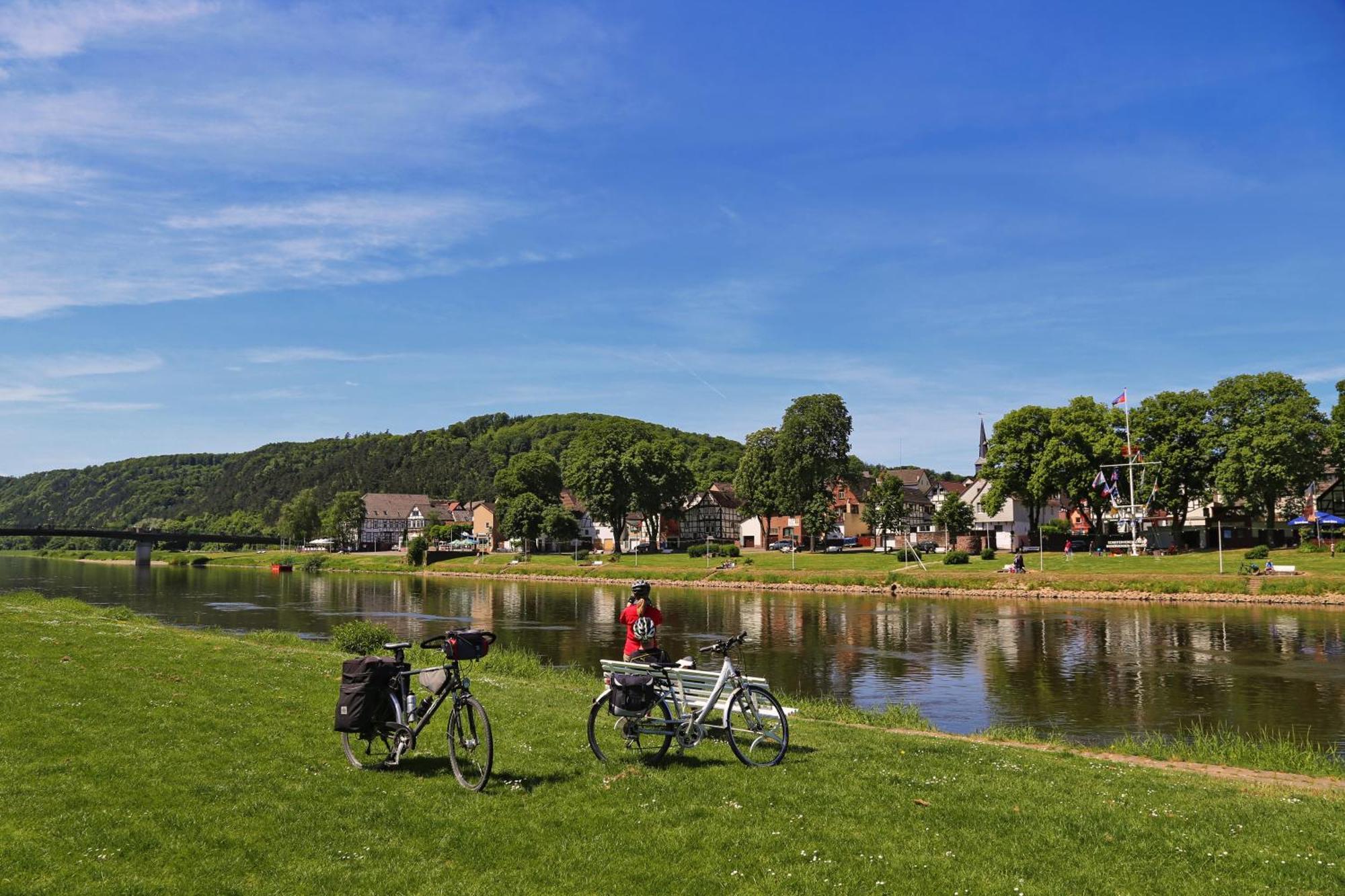 Ferienwohnungen Am Weserstrand 博登韦德 外观 照片
